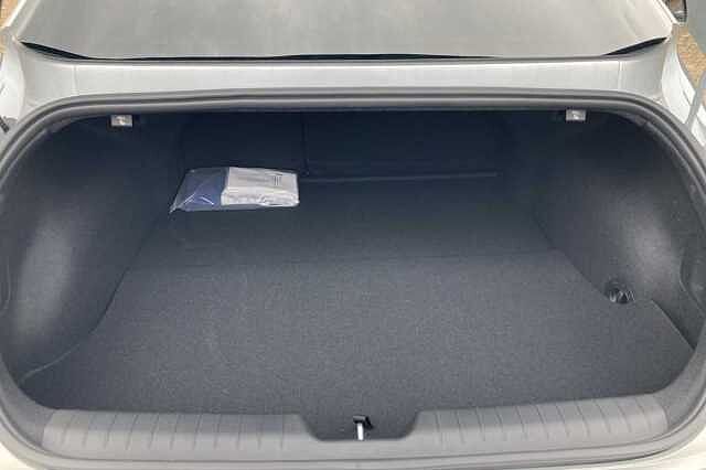 Hyundai IONIQ 6 E (228ps) Premium 77kWh (Single Motor) RWD