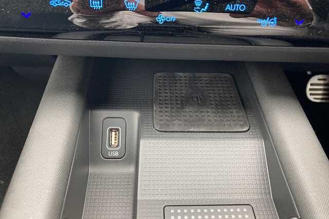 Hyundai IONIQ 6 E (228ps) Premium 77kWh (Single Motor) RWD