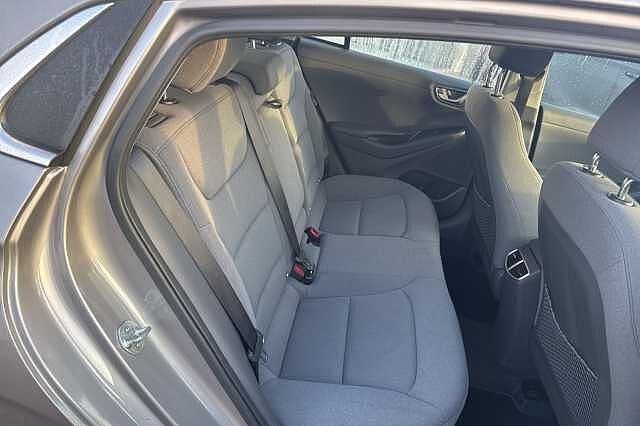 Hyundai IONIQ 1.6 GDi Hybrid Premium 5dr DCT