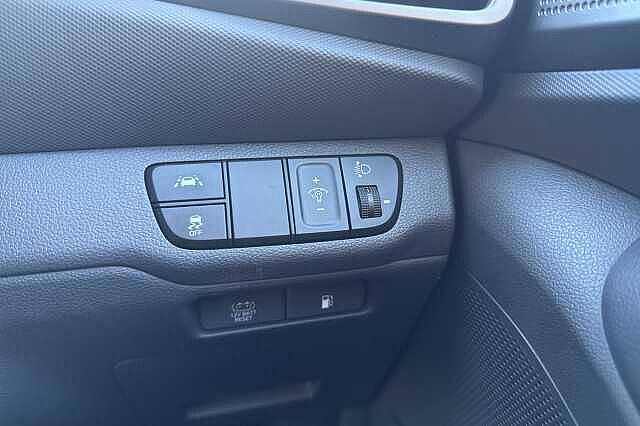 Hyundai IONIQ 1.6 GDi Hybrid Premium 5dr DCT
