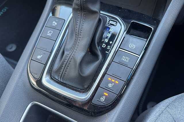 Hyundai IONIQ 1.6 GDi Hybrid Premium 5dr DCT