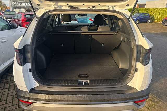 Hyundai TUCSON 1.6T 150 Advance 5dr White
