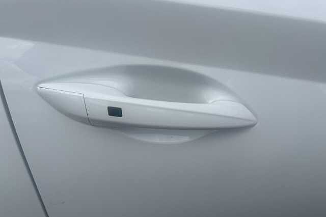Hyundai I20 1.0T GDi 90 Tech Line 5dr DCT White