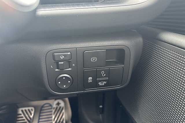 Hyundai IONIQ 6 E (228ps) Premium 77kWh (Single Motor) RWD