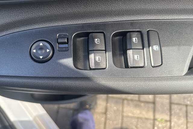 Hyundai i20 1.0T GDi 90 Black Line 5dr