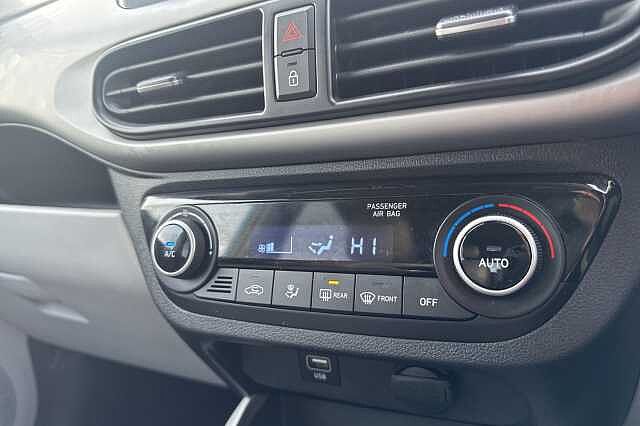 Hyundai i10 1.0 MPi Premium 5dr